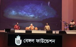 Vikku Vinayakram wins hearts with ghatam recital